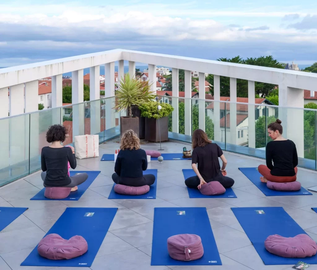 Yogarooftop activite thematique page rendez vous