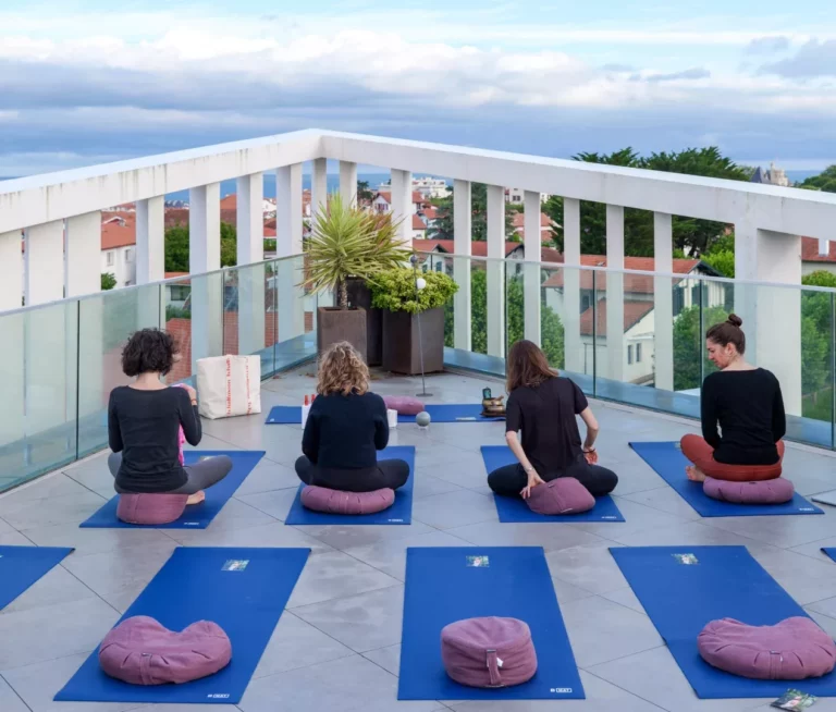 Yogarooftop activite thematique page rendez vous