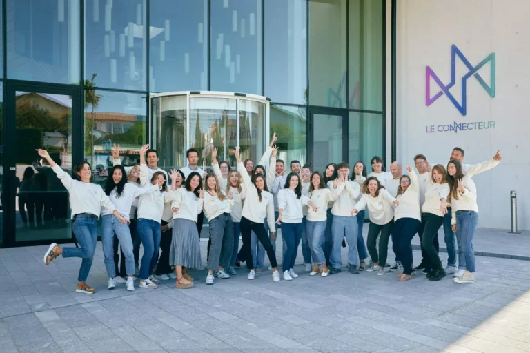 Une équipe dédiée Le Connecteur