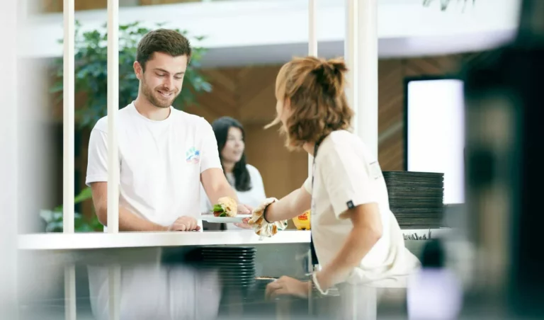 Déjeuner Komptoir amis Le Connecteur