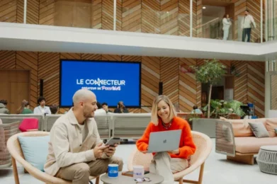 réunion dans l'atrium du Connecteur