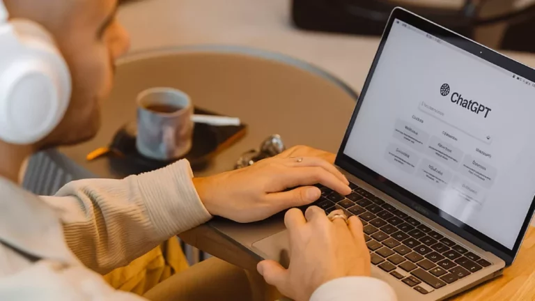 l'intelligence artificielle crée des jobs