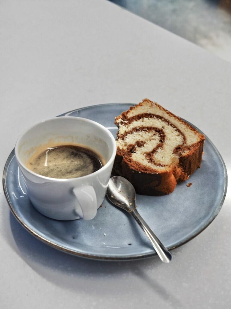 Pause cafe cake jpg